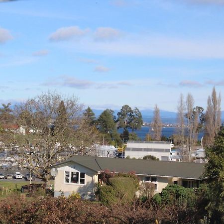 Luxury Retreat With Swim Spa Taupo Eksteriør billede