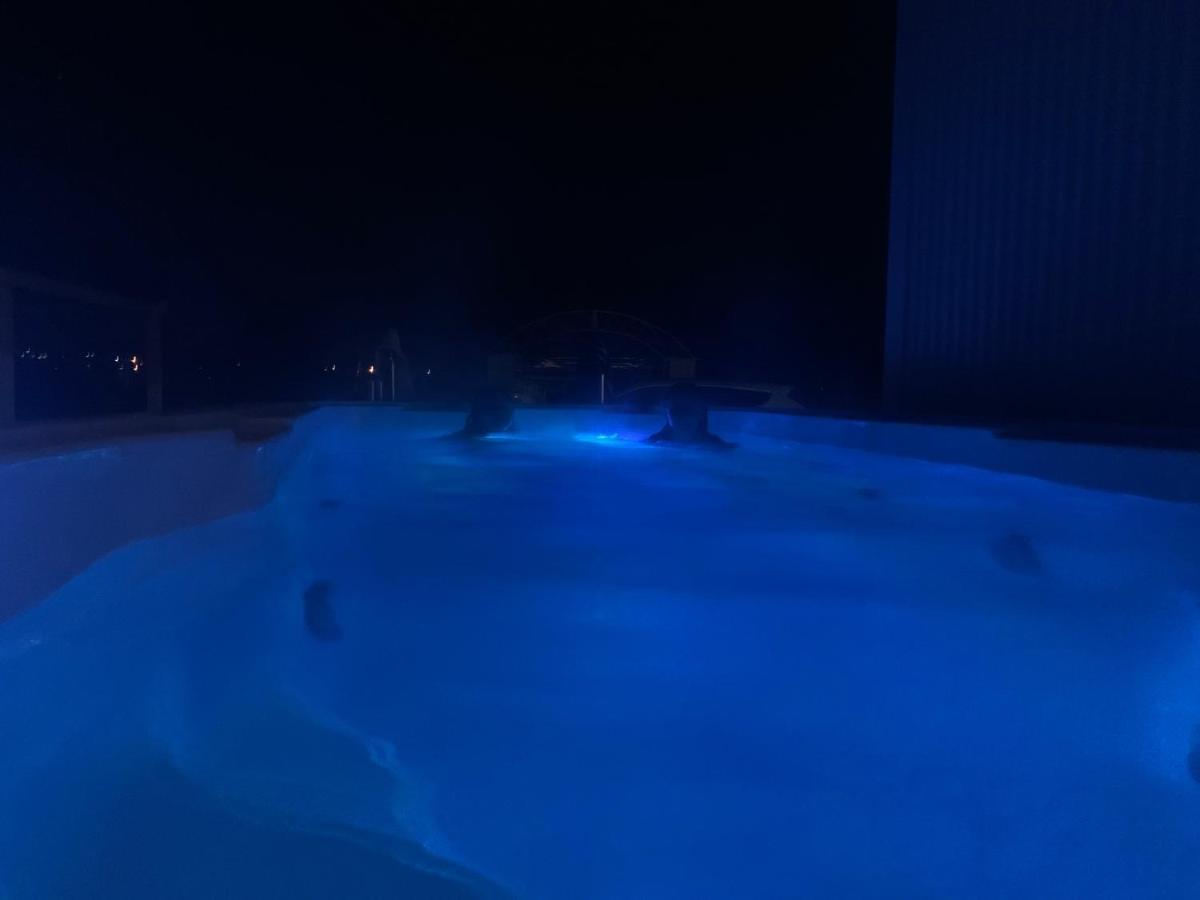 Luxury Retreat With Swim Spa Taupo Eksteriør billede