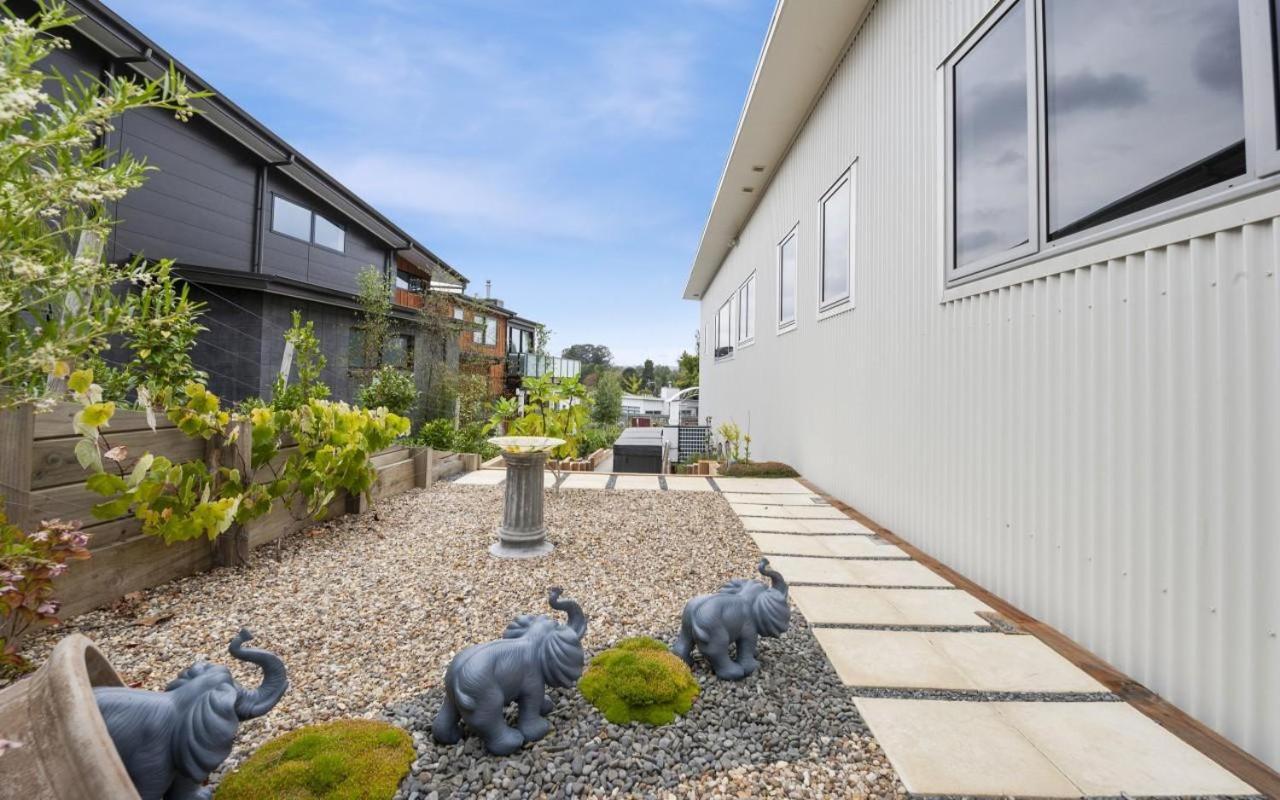 Luxury Retreat With Swim Spa Taupo Eksteriør billede